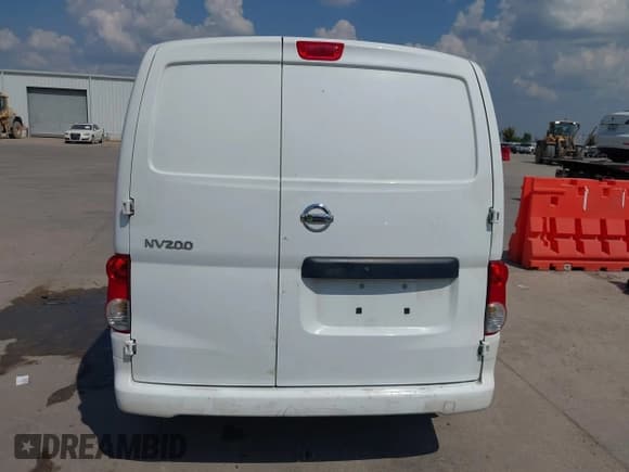 ✅ 2015 Nissan NV200 S • VIN: 3N6CM0KN1FK713109 • Лот: 43245459. Опубликован ранее на IAAI с пробегом 174 474 миль. Бесплатный доступ к архиву аукционных продаж из США и подробный отчёт об истории автомобиля на DreamBid. Изображение 17.