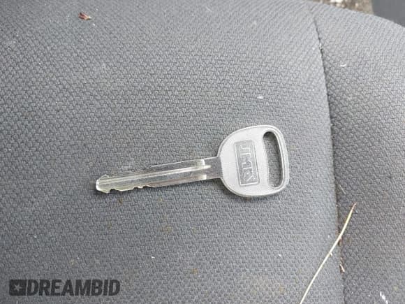 ✅ 2004 Chevrolet Colorado LS Z71 • VIN: 1GCDT196148107412 • Lot: 42521955. Wystawiony na IAAI z przebiegiem 280 000 mil. Bezpłatny archiwum sprzedaży aukcyjnych z USA i szczegółowy raport historii pojazdu na DreamBid. Zdjęcie 11.