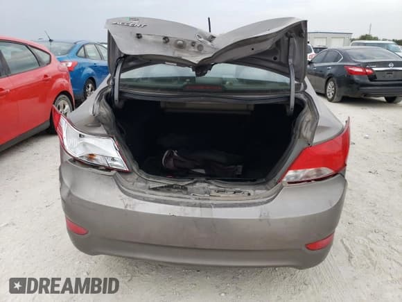 ✅ 2017 Hyundai Accent SE • VIN: KMHCT4AE6HU380760 • Лот: 68061823. Опубликован ранее на Copart с пробегом 227 205 миль. Бесплатный доступ к архиву аукционных продаж из США и подробный отчёт об истории автомобиля на DreamBid. Изображение 6.