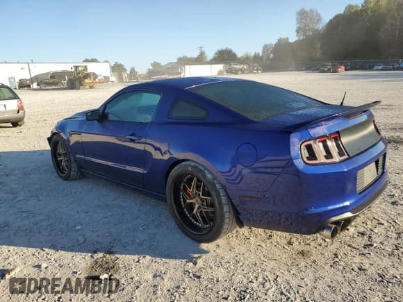 ✅ 2013 Ford Mustang GT • VIN: 1ZVBP8CF9D5230953 • Лот: 86596395. Опубликован ранее на Copart с пробегом 38 529 миль. Бесплатный доступ к архиву аукционных продаж из США и подробный отчёт об истории автомобиля на DreamBid. Изображение 2.