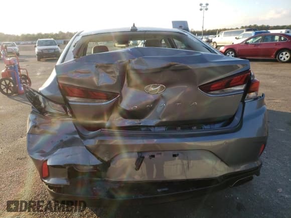 ✅ 2019 Hyundai Sonata SEL • VIN: 5NPE34AF0KH815599 • Lot: 66870922. Listed on Copart with 32,738 mi. Free auction sales archive from the USA and detailed vehicle history report at DreamBid. Image 6.