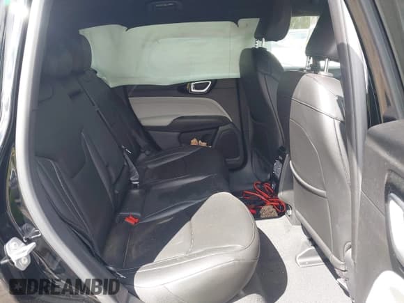 ✅ 2025 Jeep Compass Limited • VIN: 3C4NJDCN6ST551962 • Lot: 42734173. Wystawiony na IAAI z przebiegiem 1 520 mil. Bezpłatny archiwum sprzedaży aukcyjnych z USA i szczegółowy raport historii pojazdu na DreamBid. Zdjęcie 8.