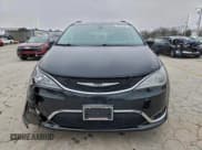 ✅ 2017 Chrysler Pacifica Touring L • VIN: 2C4RC1BG3HR576486 • Лот: 95263085. Опубликован ранее на Copart с пробегом 132 675 миль. Бесплатный доступ к архиву аукционных продаж из США и подробный отчёт об истории автомобиля на DreamBid. Изображение 5.