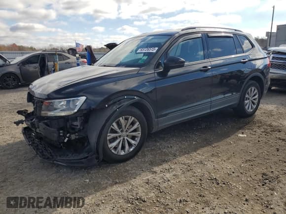 ✅ 2018 Volkswagen Tiguan S • VIN: 3VV0B7AX0JM072623 • Лот: 93726515. Опубликован ранее на Copart с пробегом 94 710 миль. Бесплатный доступ к архиву аукционных продаж из США и подробный отчёт об истории автомобиля на DreamBid. Изображение 1.