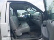 ✅ 2006 Ford F-250 XL • VIN: 1FTNF20536ED01790 • Lot: 42254403. Wystawiony na IAAI z przebiegiem 131 634 mil. Bezpłatny archiwum sprzedaży aukcyjnych z USA i szczegółowy raport historii pojazdu na DreamBid. Zdjęcie 5.