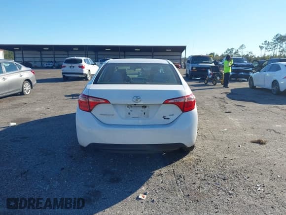 ✅ 2019 Toyota Corolla LE • VIN: 5YFBURHE1KP858068 • Lot: 43684631. Wystawiony na IAAI z przebiegiem 97 421 mil. Bezpłatny archiwum sprzedaży aukcyjnych z USA i szczegółowy raport historii pojazdu na DreamBid. Zdjęcie 16.