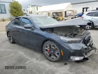 ✅ 2024 BMW i5 eDrive40 • VIN: WBY33FK03RCR93119 • Лот: 76124194. Опубликован ранее на Copart с пробегом Не указан. Бесплатный доступ к архиву аукционных продаж из США и подробный отчёт об истории автомобиля на DreamBid. Изображение 4.