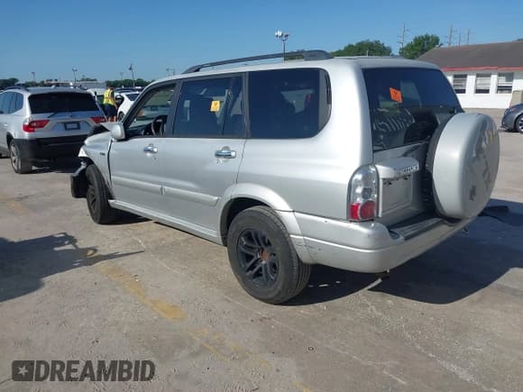 ✅ 2004 Suzuki XL7 LX • VIN: JS3TY92V744109459 • Lot: 42030103. Listed on IAAI with 170,132 mi. Free auction sales archive from the USA and detailed vehicle history report at DreamBid. Image 3.