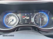 ✅ 2018 Chrysler Pacifica Limited • VIN: 2C4RC1GG5JR117703 • Lot: 43521625. Listed on IAAI with 88,374 mi. Free auction sales archive from the USA and detailed vehicle history report at DreamBid. Image 7.