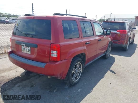 ✅ 2009 Jeep Patriot Sport • VIN: 1J4FT28B99D159702 • Lot: 43238786. Wystawiony na IAAI z przebiegiem 115 436 mil. Bezpłatny archiwum sprzedaży aukcyjnych z USA i szczegółowy raport historii pojazdu na DreamBid. Zdjęcie 4.