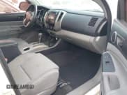 ✅ 2013 Toyota Tacoma • VIN: 5TFLU4EN2DX076815 • Lot: 41344839. Wystawiony na IAAI z przebiegiem 311 083 mil. Bezpłatny archiwum sprzedaży aukcyjnych z USA i szczegółowy raport historii pojazdu na DreamBid. Zdjęcie 5.