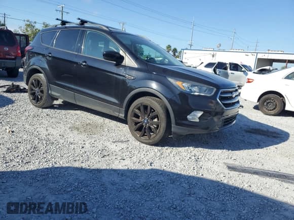 ✅ 2019 Ford Escape SE • VIN: 1FMCU9GD4KUB09857 • Lot: 81314805. Wystawiony na Copart z przebiegiem 115 808 mil. Bezpłatny archiwum sprzedaży aukcyjnych z USA i szczegółowy raport historii pojazdu na DreamBid. Zdjęcie 4.