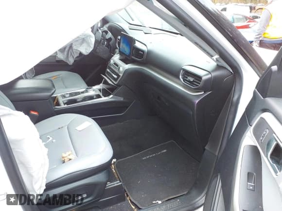 ✅ 2021 Ford Explorer XLT • VIN: 1FMSK8DH3MGB75529 • Lot: 43604734. Wystawiony na IAAI z przebiegiem 42 464 mil. Bezpłatny archiwum sprzedaży aukcyjnych z USA i szczegółowy raport historii pojazdu na DreamBid. Zdjęcie 5.