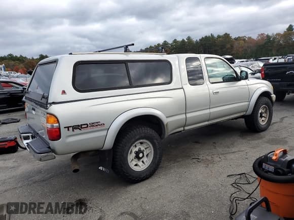 ✅ 2004 Toyota Tacoma • VIN: 5TEWN72N94Z444738 • Lot: 90382405. Wystawiony na Copart z przebiegiem 260 173 mil. Bezpłatny archiwum sprzedaży aukcyjnych z USA i szczegółowy raport historii pojazdu na DreamBid. Zdjęcie 3.