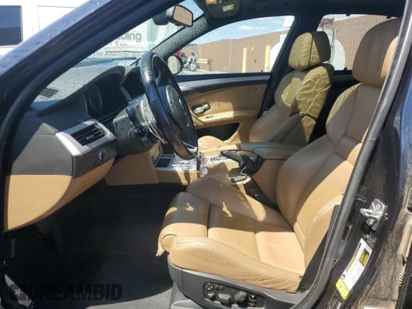 ✅ 2010 BMW M5 • VIN: WBSNB9C50AC043239 • Lot: 53918295. Wystawiony na Copart z przebiegiem 158 174 mil. Bezpłatny archiwum sprzedaży aukcyjnych z USA i szczegółowy raport historii pojazdu na DreamBid. Zdjęcie 7.