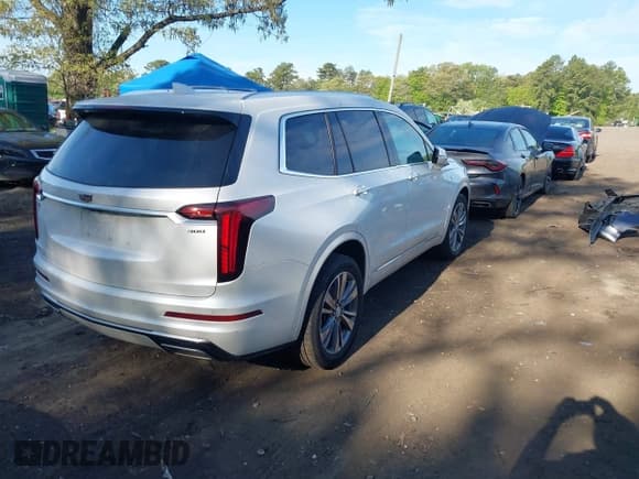 ✅ 2022 Cadillac XT6 Premium Luxury • VIN: 1GYKPDRS3NZ124924 • Lot: 42215418. Wystawiony na IAAI z przebiegiem 32 368 mil. Bezpłatny archiwum sprzedaży aukcyjnych z USA i szczegółowy raport historii pojazdu na DreamBid. Zdjęcie 4.