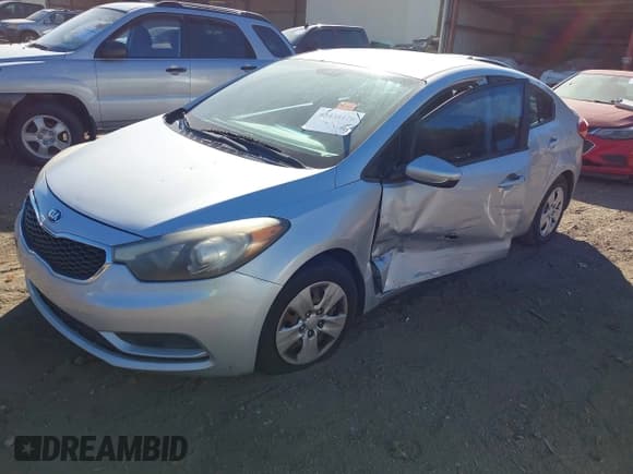 ✅ 2015 Kia Forte LX • VIN: KNAFK4A61F5405016 • Lot: 43438176. Wystawiony na IAAI z przebiegiem 192 718 mil. Bezpłatny archiwum sprzedaży aukcyjnych z USA i szczegółowy raport historii pojazdu na DreamBid. Zdjęcie 2.
