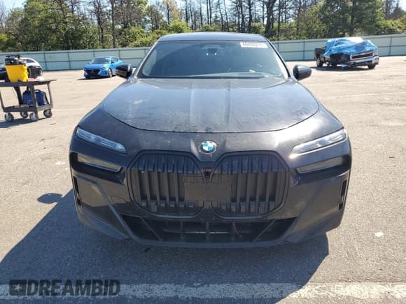 ✅ 2023 BMW 7 Series 760i xDrive • VIN: WBA33EJ07PCL92724 • Лот: 69408215. Опубликован ранее на Copart с пробегом 75 194 миль. Бесплатный доступ к архиву аукционных продаж из США и подробный отчёт об истории автомобиля на DreamBid. Изображение 5.