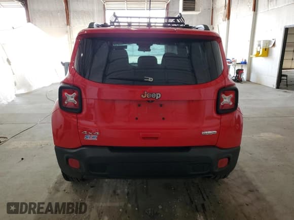 ✅ 2018 Jeep Renegade Latitude • VIN: ZACCJBBB7JPH31508 • Lot: 90897195. Listed on Copart with 113,957 mi. Free auction sales archive from the USA and detailed vehicle history report at DreamBid. Image 6.
