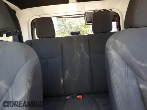 ✅ 2017 Jeep Wrangler Sport • VIN: 1C4AJWAG9HL739670 • Лот: 81122545. Опубликован ранее на Copart с пробегом Не указан. Бесплатный доступ к архиву аукционных продаж из США и подробный отчёт об истории автомобиля на DreamBid. Изображение 10.