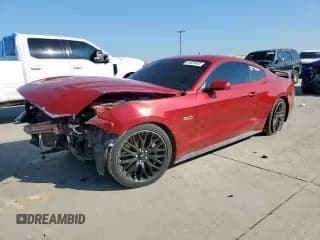 ✅ 2020 Ford Mustang GT Premium • VIN: 1FA6P8CF3L5121249 • Lot: 81829565. Wystawiony na Copart z przebiegiem 116 447 mil. Bezpłatny archiwum sprzedaży aukcyjnych z USA i szczegółowy raport historii pojazdu na DreamBid. Zdjęcie 1.