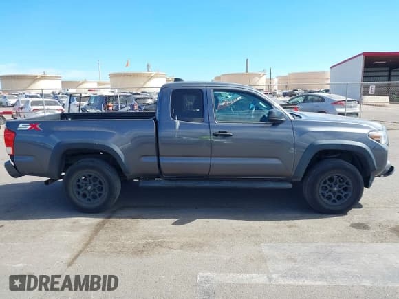 ✅ 2020 Toyota Tacoma SR • VIN: 3TYSZ5AN9LT004379 • Лот: 43129106. Опубликован ранее на IAAI с пробегом 44 426 миль. Бесплатный доступ к архиву аукционных продаж из США и подробный отчёт об истории автомобиля на DreamBid. Изображение 13.