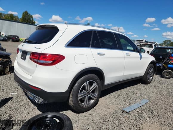 ✅ 2019 Mercedes-Benz GLC 300 • VIN: WDC0G4KB9KF546534 • Lot: 67648895. Wystawiony na Copart z przebiegiem 51 698 mil. Bezpłatny archiwum sprzedaży aukcyjnych z USA i szczegółowy raport historii pojazdu na DreamBid. Zdjęcie 3.