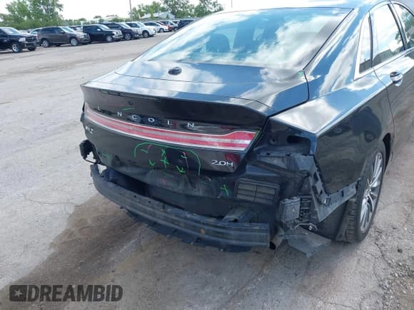 ✅ 2019 Lincoln MKZ Hybrid • VIN: 3LN6L5KU6KR621921 • Lot: 42748537. Listed on IAAI with 175,195 mi. Free auction sales archive from the USA and detailed vehicle history report at DreamBid. Image 6.