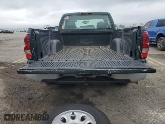 ✅ 2005 Chevrolet Silverado 1500 Work Truck • VIN: 1GCEC14X75Z138339 • Lot: 74379614. Wystawiony na Copart z przebiegiem 133 407 mil mil. Skorzystaj z bezpłatnego archiwum sprzedaży aukcyjnych z USA i zobacz szczegółowy raport historii pojazdu na DreamBid. Zdjęcie 10.