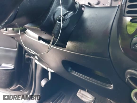 ✅ 2002 Lincoln Blackwood • VIN: 5LTEW05A02KJ01579 • Lot: 41408693. Listed on IAAI with Not provided. Free auction sales archive from the USA and detailed vehicle history report at DreamBid. Image 11.