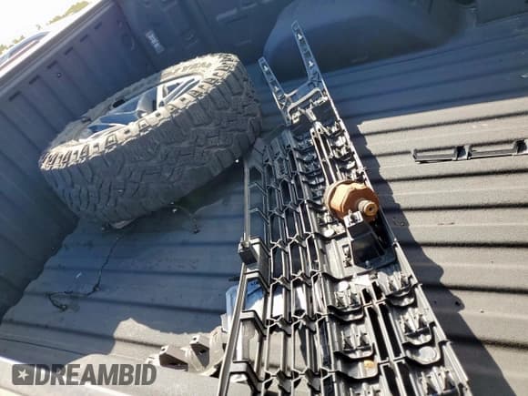 ✅ 2022 Chevrolet Silverado 1500 LT Trail Boss • VIN: 1GCPYFEDXNZ220190 • Lot: 91351115. Wystawiony na Copart z przebiegiem 44 096 mil. Bezpłatny archiwum sprzedaży aukcyjnych z USA i szczegółowy raport historii pojazdu na DreamBid. Zdjęcie 12.