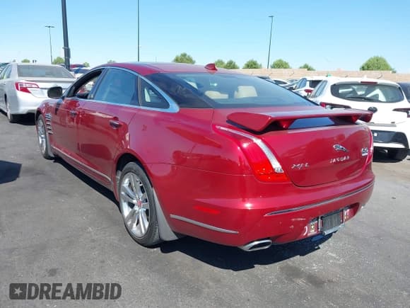 ✅ 2012 Jaguar XJ XJL • VIN: SAJWA2GBXCLV28921 • Lot: 43156112. Wystawiony na IAAI z przebiegiem 62 924 mil. Bezpłatny archiwum sprzedaży aukcyjnych z USA i szczegółowy raport historii pojazdu na DreamBid. Zdjęcie 3.