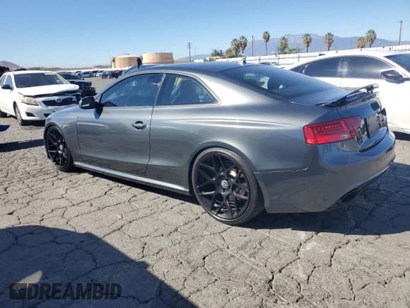 ✅ 2013 Audi RS 5 • VIN: WUAC6AFR1DA900836 • Lot: 90638635. Wystawiony na Copart z przebiegiem 134 509 mil. Bezpłatny archiwum sprzedaży aukcyjnych z USA i szczegółowy raport historii pojazdu na DreamBid. Zdjęcie 2.