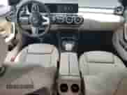 2021 Mercedes-Benz CLA 250 z VIN W1K5J4GB2MN189993, wystawiony jako Copart lot #68920145 z przebiegiem 52 840 mil mil oraz Szkoda całkowita • Salvage title. Historia ofert i sprzedaży dostępna na DreamBid. Obrazek 8.