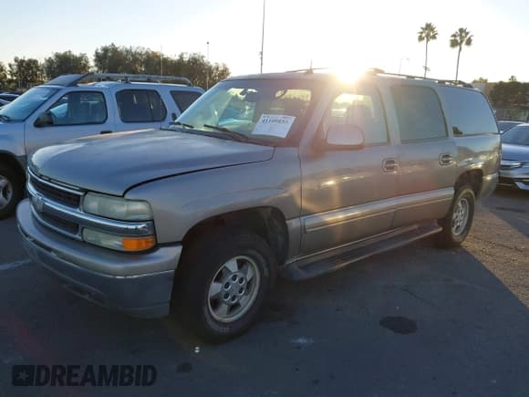 ✅ 2003 Chevrolet Suburban LS • VIN: 1GNEC16T43J269726 • Лот: 41109855. Опубликован ранее на IAAI с пробегом 122 820 миль. Бесплатный доступ к архиву аукционных продаж из США и подробный отчёт об истории автомобиля на DreamBid. Изображение 2.