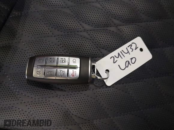 ✅ 2025 Genesis GV70 Sport • VIN: 5NMMCDTC5SH022424 • Lot: 41264651. Listed on IAAI with 637 mi. Free auction sales archive from the USA and detailed vehicle history report at DreamBid. Image 11.