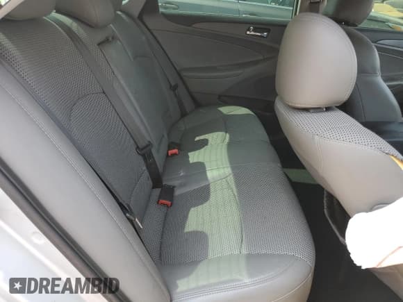 ✅ 2011 Hyundai Sonata SE • VIN: 5NPEC4AC0BH199750 • Lot: 71150894. Listed on Copart with 72,150 mi. Free auction sales archive from the USA and detailed vehicle history report at DreamBid. Image 11.