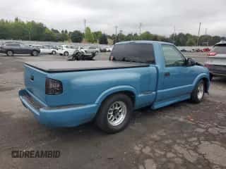 2000 Chevrolet S-10 LS с VIN 1GCCS14W0Y8178256, выставлен на аукционе Copart как лот 71993834 с пробегом 130 965 миль миль и Списание • Salvage title. История ставок и продаж доступна на DreamBid. Изображение 3.