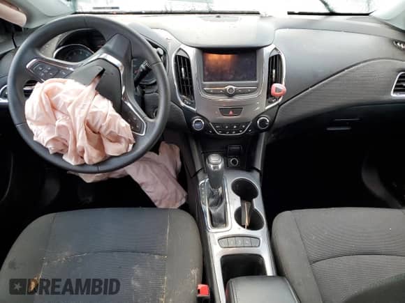 2019 Chevrolet Cruze LT z VIN 3G1BE6SM5KS540364, wystawiony jako Copart lot #68926362 z przebiegiem 65 110 mil mil oraz . Historia ofert i sprzedaży dostępna na DreamBid. Obrazek 8.