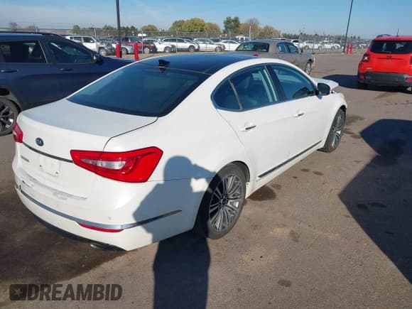 ✅ 2016 Kia Cadenza Premium • VIN: KNALN4D76G5209704 • Lot: 43544803. Wystawiony na IAAI z przebiegiem 171 293 mil. Bezpłatny archiwum sprzedaży aukcyjnych z USA i szczegółowy raport historii pojazdu na DreamBid. Zdjęcie 4.