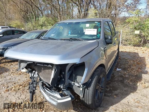 ✅ 2023 Ford F-150 XL • VIN: 1FTEW1C51PFC56981 • Lot: 43695709. Wystawiony na IAAI z przebiegiem 56 882 mil. Bezpłatny archiwum sprzedaży aukcyjnych z USA i szczegółowy raport historii pojazdu na DreamBid. Zdjęcie 17.