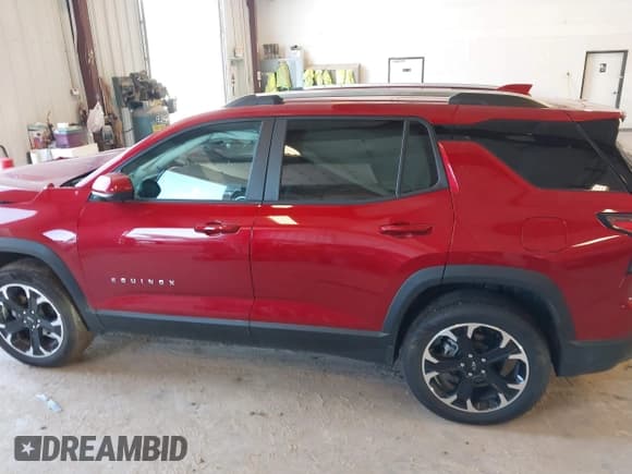 ✅ 2025 Chevrolet Equinox AWD LT • VIN: 3GNAXPEG2SL162773 • Lot: 42633486. Wystawiony na IAAI z przebiegiem 9 758 mil. Bezpłatny archiwum sprzedaży aukcyjnych z USA i szczegółowy raport historii pojazdu na DreamBid. Zdjęcie 14.