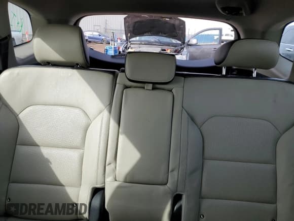 ✅ 2014 Kia Rondo EX • VIN: KNAHU8A30E7046115 • Lot: 48029785. Wystawiony na Copart z przebiegiem 84 216 mil. Bezpłatny archiwum sprzedaży aukcyjnych z USA i szczegółowy raport historii pojazdu na DreamBid. Zdjęcie 10.