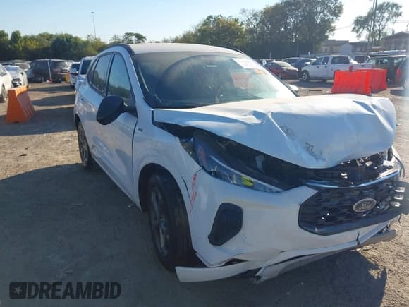 ✅ 2023 Ford Escape ST-Line • VIN: 1FMCU0MNXPUA25669 • Лот: 43452624. Опубликован ранее на IAAI с пробегом 29 870 миль. Бесплатный доступ к архиву аукционных продаж из США и подробный отчёт об истории автомобиля на DreamBid. Изображение 18.