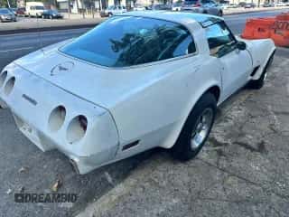 1979 Chevrolet Corvette z VIN 1Z8789S431405, wystawiony jako Copart lot #76764034 z przebiegiem 87 120 mil mil oraz Czysty tytuł • Clean title. Historia ofert i sprzedaży dostępna na DreamBid. Obrazek 4.