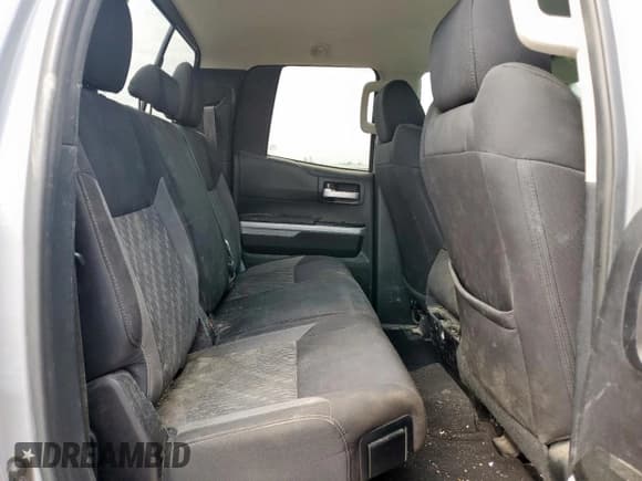 ✅ 2020 Toyota Tundra SR • VIN: 5TFRY5F15LX269636 • Lot: 70019085. Wystawiony na Copart z przebiegiem 55 913 mil. Bezpłatny archiwum sprzedaży aukcyjnych z USA i szczegółowy raport historii pojazdu na DreamBid. Zdjęcie 10.