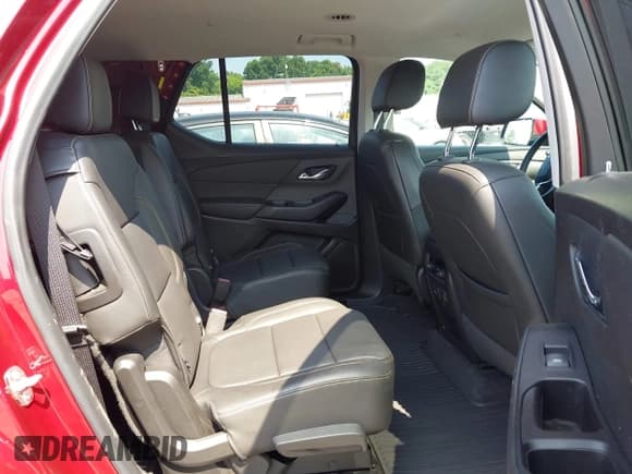 ✅ 2020 Chevrolet Traverse RS • VIN: 1GNERJKW7LJ170140 • Lot: 42394983. Listed on IAAI with 56,478 mi. Free auction sales archive from the USA and detailed vehicle history report at DreamBid. Image 8.