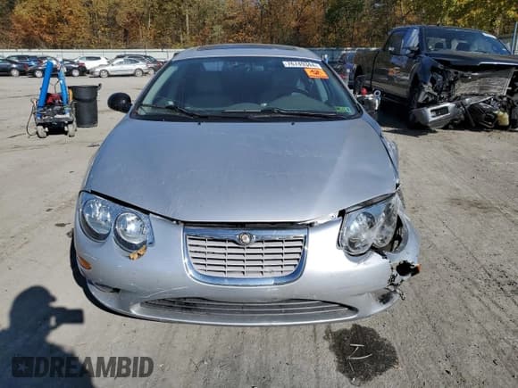 ✅ 2004 Chrysler 300M M • VIN: 2C3HE66G24H630300 • Lot: 76749344. Wystawiony na Copart z przebiegiem 50 078 mil. Bezpłatny archiwum sprzedaży aukcyjnych z USA i szczegółowy raport historii pojazdu na DreamBid. Zdjęcie 5.