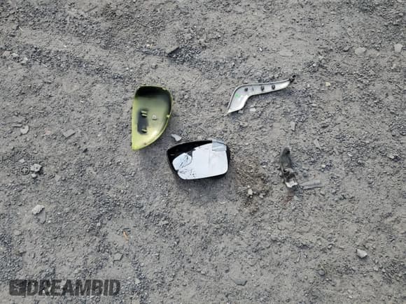 ✅ 2011 Ford Fiesta SES • VIN: 3FADP4FJ9BM147122 • Lot: 90666035. Wystawiony na Copart z przebiegiem 133 206 mil. Bezpłatny archiwum sprzedaży aukcyjnych z USA i szczegółowy raport historii pojazdu na DreamBid. Zdjęcie 12.