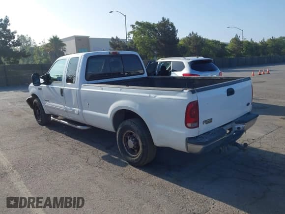 ✅ 2002 Ford F-250 XL • VIN: 1FTNX20F92EB05031 • Lot: 42862051. Wystawiony na IAAI z przebiegiem 259 083 mil. Bezpłatny archiwum sprzedaży aukcyjnych z USA i szczegółowy raport historii pojazdu na DreamBid. Zdjęcie 3.